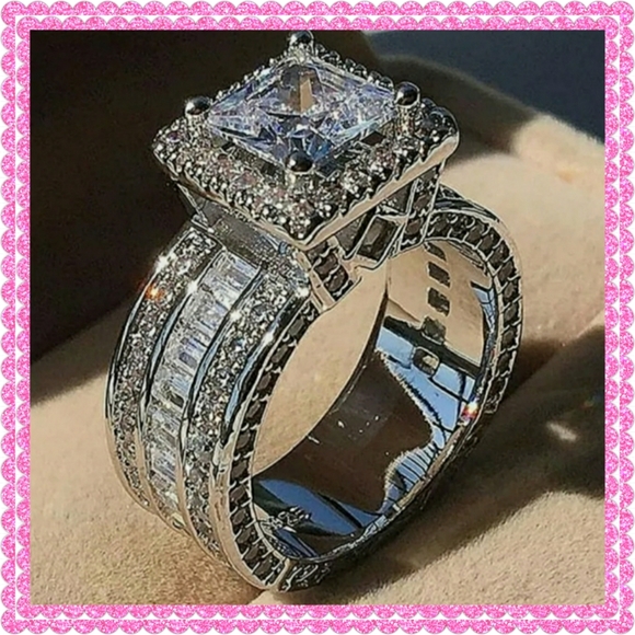 LILY'S GEMS Jewelry - 💥SALE💥14K White Gold Princess Cut